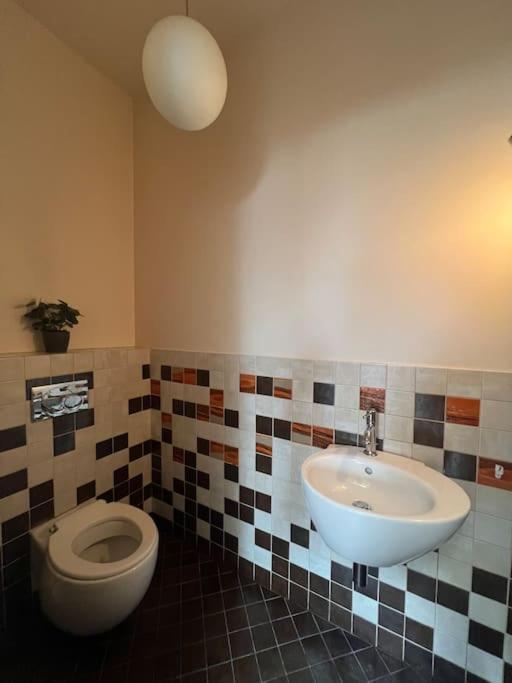 Old Town Apartment With Free Parking Vilnius Eksteriør bilde