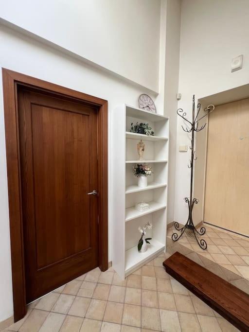 Old Town Apartment With Free Parking Vilnius Eksteriør bilde